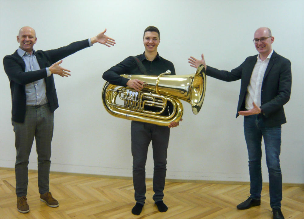 Jakob Pilz AP an der Tuba im Dezember 2020